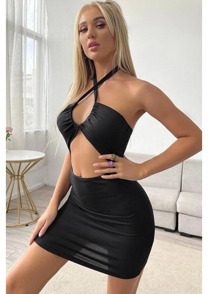 Kadın Siyah Sırt ve Göğüs Dekolteli Boyundan Bağlamalı Gecelik indirimleri