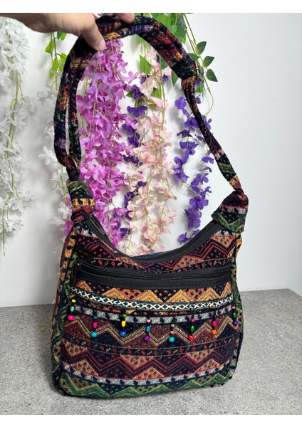 Etnik Desenli Dokuma Kilim Omuz Çantası – Boncuk ve Pul Detaylı Bohem Çanta fırsatları