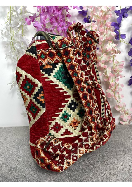 Kırmızı Etnik Desenli Kilim Dokuma Sırt Çantası – Bohem Tarz, Ayarlanabilir Askılı, El Yapımı fırsatları