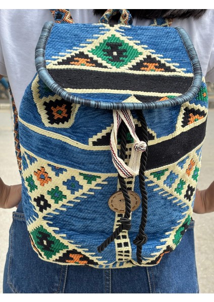 Mavi Etnik Desenli Kilim Dokuma Sırt Çantası – Bohem Tarz, Ayarlanabilir Askılı, El Yapımı indirimleri
