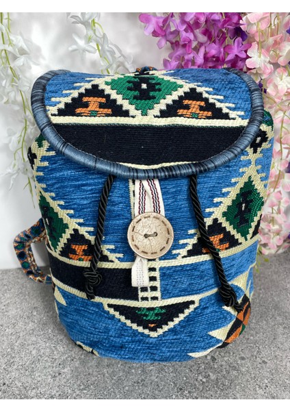 Mavi Etnik Desenli Kilim Dokuma Sırt Çantası – Bohem Tarz, Ayarlanabilir Askılı, El Yapımı
