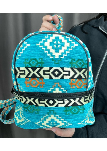 Turkuaz Etnik Desenli Dokuma Mini Kilim Sırt Çantası – El Yapımı Renkli Günlük Çanta fiyatları