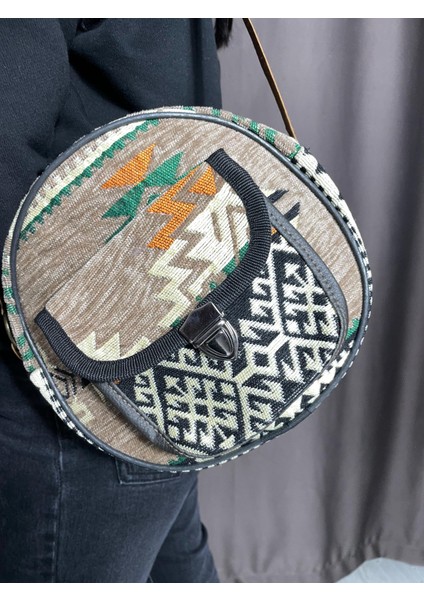 Etnik Desenli Yuvarlak Kilim Dokuma Omuz Çantası - Ayarlanabilir Askılı