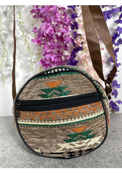 Etnik Desenli Yuvarlak Kilim Dokuma Omuz Çantası - Ayarlanabilir Askılı fırsatları
