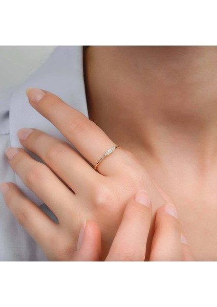 14 Ayar Altın Minimal Taşlı Çizgi Yüzük fiyatları
