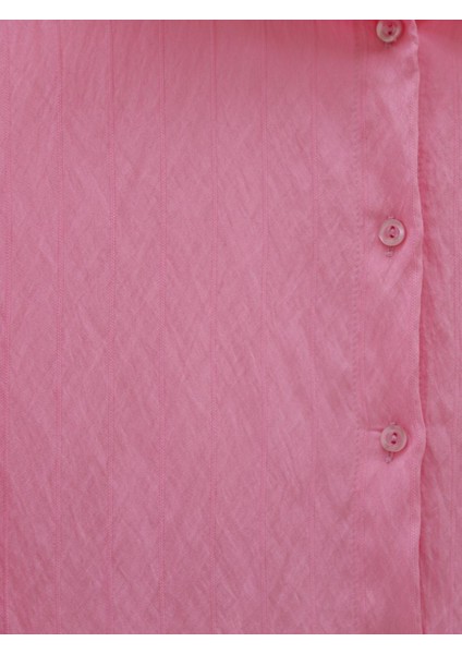 Klasik Yaka Boydan Düğmeli Oval Kesim Gömlek fırsatları