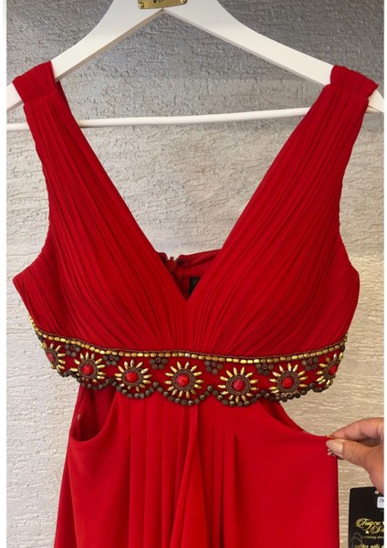 Cut Out Bel Dekolte Boncuk Taş Işleme Yırtmaçlı Abiye Elbise fiyatları