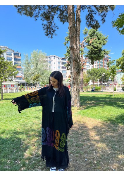 Renkli Desenli Siyah Kaftan Kimono – Plaj ve Günlük Kullanıma Uygun indirimleri