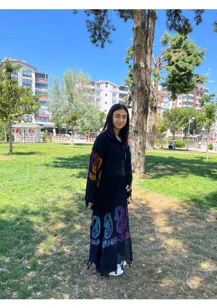 Renkli Desenli Siyah Kaftan Kimono – Plaj ve Günlük Kullanıma Uygun