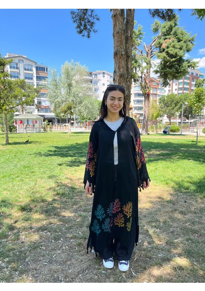 Renkli Desenli Siyah Kaftan Kimono – Plaj ve Günlük Kullanıma Uygun