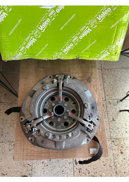 Massey Ferguson 240 12 Inç 9 Yaylı Bağımlı Debriyaj Balatası Valeo fırsatları