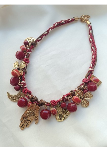 Kırmızı Eskitme Detaylı Kolye