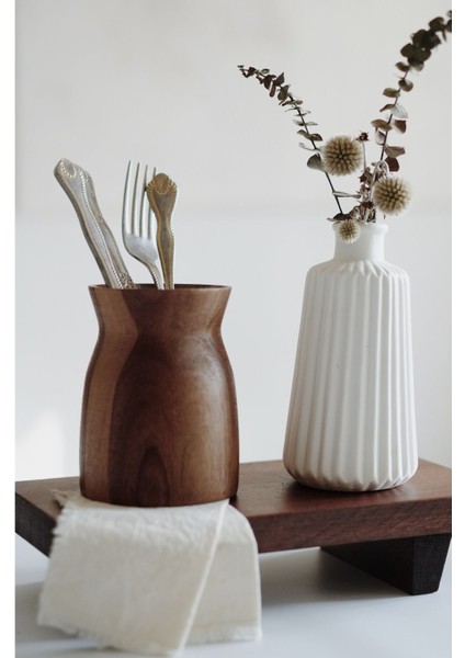 Kahverengi Akasya Kaşıklık, Şık ve Kullanışlı Mutfak Aksesuarı