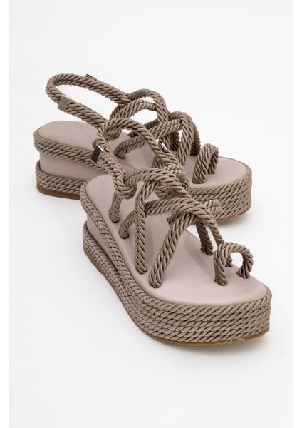 Juney Koyu Bej Kadın Sandalet