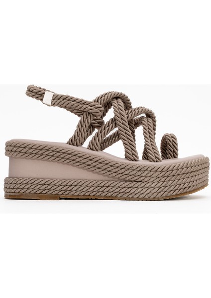 Juney Koyu Bej Kadın Sandalet