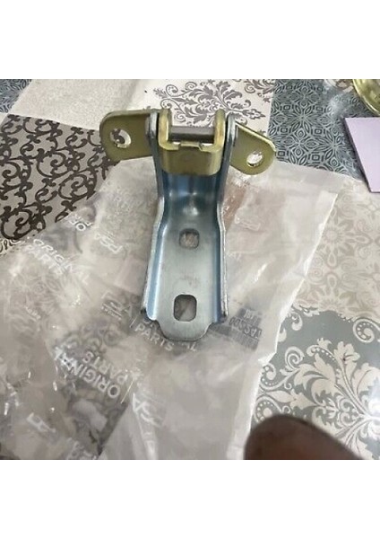 Kapı Menteşesi Arka Alt Sol Opel Astra J Astra K Insıgnıa B Mokka Zafıra C Crossland x Cruze Bm 09- (Oem No: YQ00224780)