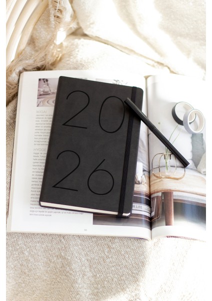 2026 Yılı 13X21 cm Günlük Ajanda Siyah fiyatları