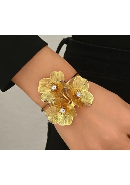 Altın Renk Taş Detaylı Çiçek Tasarımlı Bileklik | 7x3.5 cm Ayarlanabilir Kadın Aksesuar fırsatları