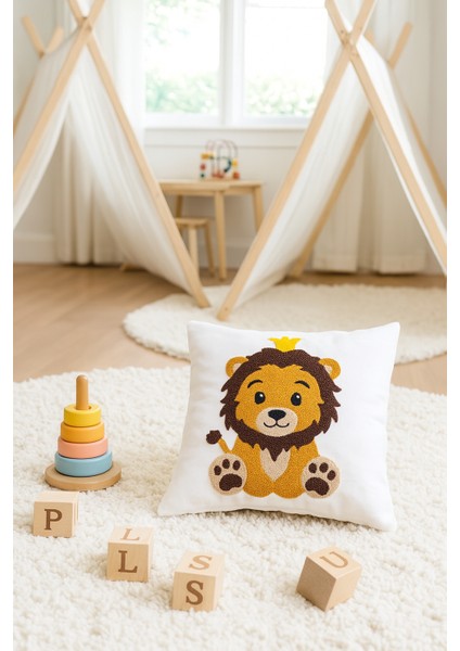 Yavru Aslan Punch Kırlent Kılıfı