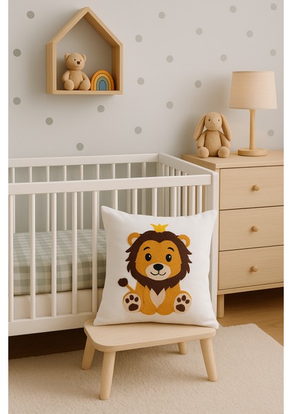 Yavru Aslan Punch Kırlent Kılıfı