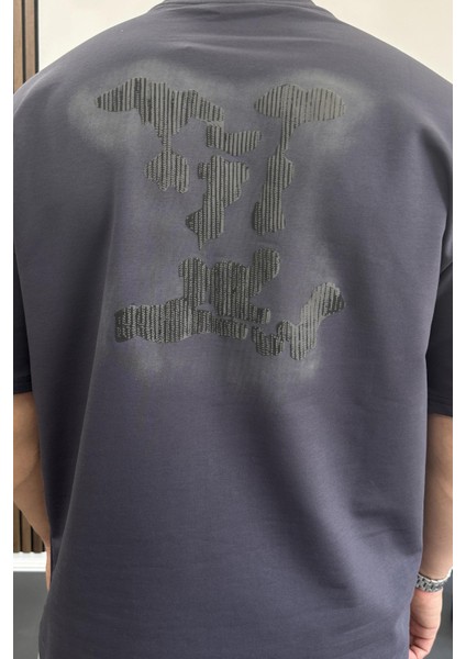 Erkek Kabartmalı Sırt Baskılı Oversize Tişört Füme EDW390 fırsatları