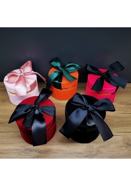 Kurdeleli Kadife Silindir Şeklinde Takı Kutusu