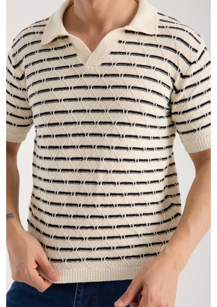 Erkek Polo Yaka Baklava Desenli Dokulu Krem Kısa Kollu Triko Tişört