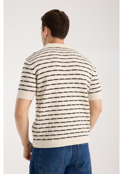 Erkek Polo Yaka Baklava Desenli Dokulu Krem Kısa Kollu Triko Tişört indirimleri