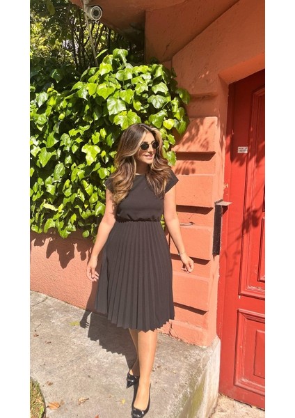 Kadın Kısa Kollu Yakası Açık Belden Lastikli Pileli Kısa Ithal Krep Elbise fiyatları