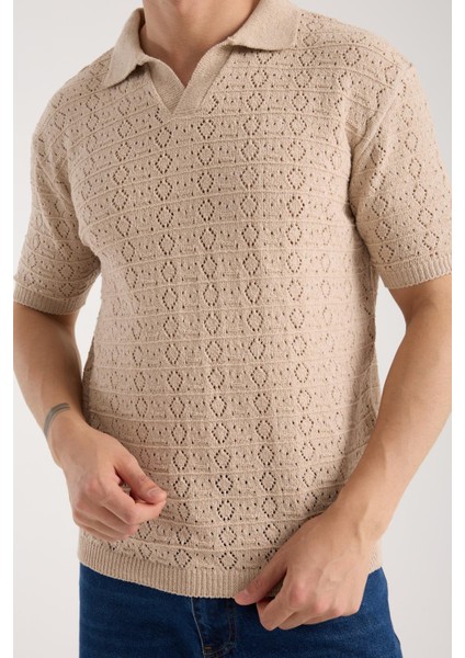 Erkek Polo Yaka Geometrik Desen Dokulu Bej Kısa Kollu Triko Tişört