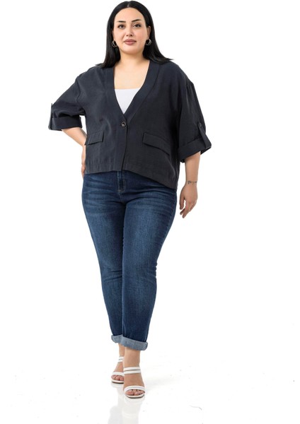Büyük Beden Tek Düğmeli Düşük Yarım Kollu Apoletli Cepli Kısa Siyah Ceket