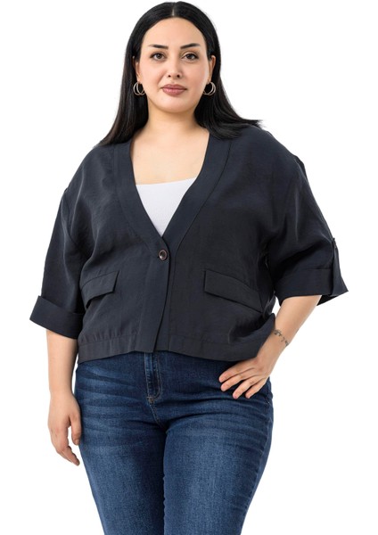 Büyük Beden Tek Düğmeli Düşük Yarım Kollu Apoletli Cepli Kısa Siyah Ceket fiyatları