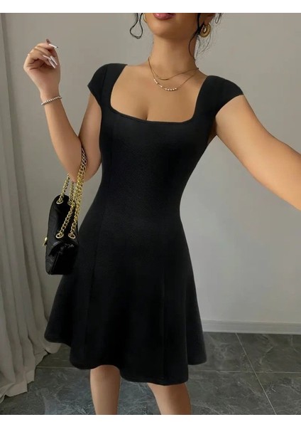 Kadın Kısa Kollu Geometrik Yakalı Janjan Krep Elbise indirimleri