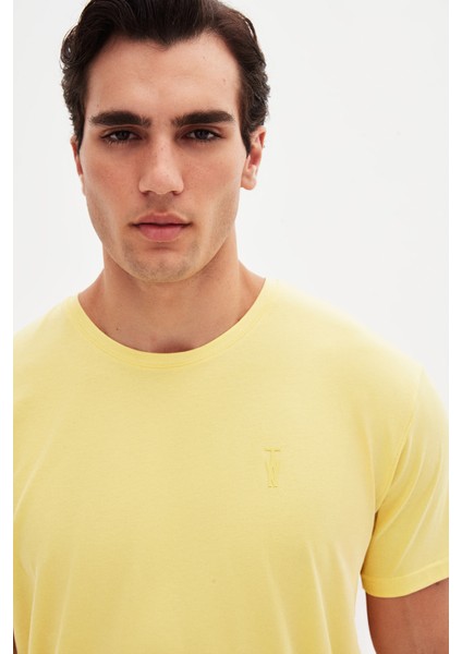 Slim Fit Işın Çiçeği Düz Kabartma Baskılı T-Shirt modelleri