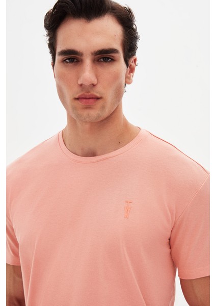 Slim Fit Kil Düz Kabartma Baskılı T-Shirt modelleri