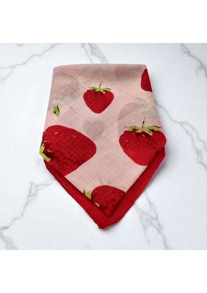 Beyaz Renk Zemin Üzerine Çilek Desenli %100 Koton Bandana, Saç Bandı modelleri