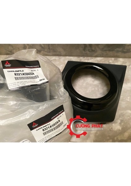 Sis Lamba Kapağı L200 2015-2019 Sol (Çerçevesi Gri) (Oem NO:8321A594)