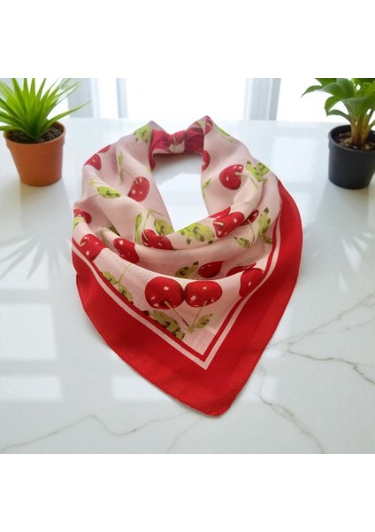 Beyaz Renk Zemin Üzerine Kiraz Desenli %100 Koton Bandana, Saç Bandı fırsatları