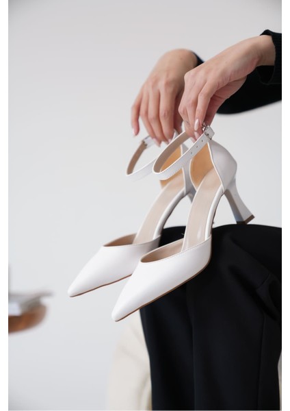 Clara Premium Kadın Beyaz Topuklu Ayakkabı fırsatları