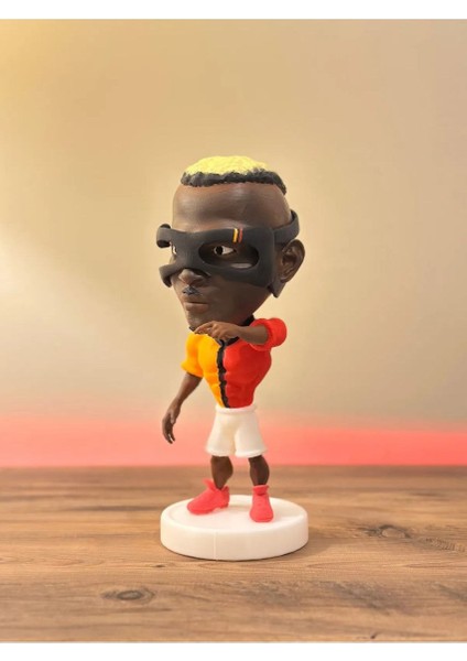 Osimhen 3D Futbolcu Taraftar Biblo Figür 15cm Erkek Gẩlẩtẩsẩrẩy Hediyelik Oyuncak Sarı Kırmızı Aslan modelleri