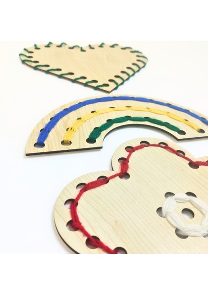 Çocuklar Için Ahşap Dikiş ve Desen Kartları Seti | Montessori Desen Kartları | Ahşap Desen Kartları ile Ip Geçirme Etkinliği – 3 Farklı Şekil, Güvenli Iğne ve 5 Renk Ip