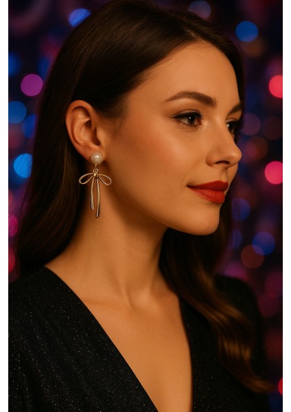 Noé Altın Fiyonk Detaylı Inci Görünümlü Küpe – Zarif ve Modern Tasarım modelleri