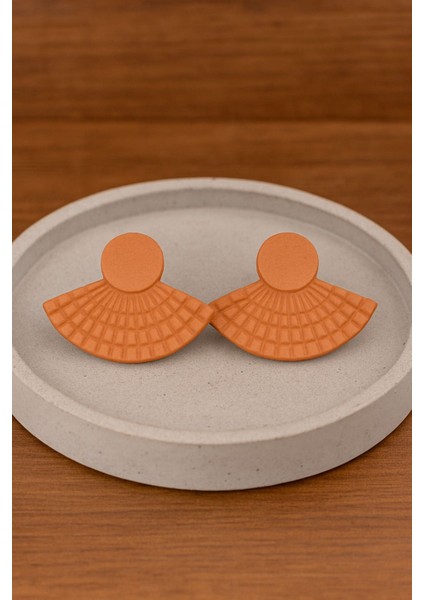 Kleopatra-1 El Yapımı Polimer Kil Yarım Ay Küpe – Tarçın Tonu modelleri