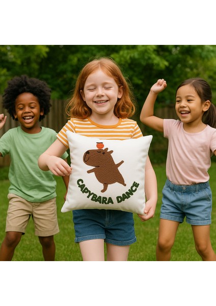 Capybara Punch Çocuk Kırlent Kılıfı fırsatları