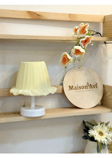 Butter Yellow - Sarı Osmanlı Ipeği Fırfır Işlemeli Kablosuz Masa Lambası – Alt Beyaz