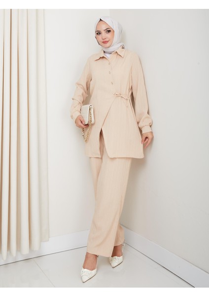 Kadın Kuşaklı Düğmeli Çilek Kumaş Bej Ikili Takım modelleri