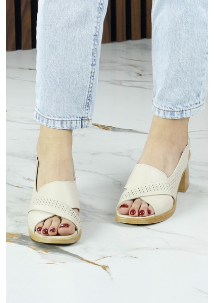 Seras Bej Hakiki Dana Derisi Çapraz Bantlı Delik Detaylı Kalın Topuklu Günlük Sandalet modelleri