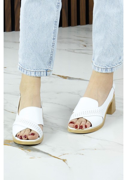 Seras Beyaz Hakiki Dana Derisi Çapraz Bantlı Delik Detaylı Kalın Topuklu Günlük Sandalet modelleri