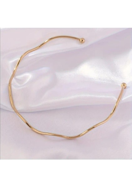 Burmalı Metal Spiral Dalgalı Kelepçe Kolye fırsatları