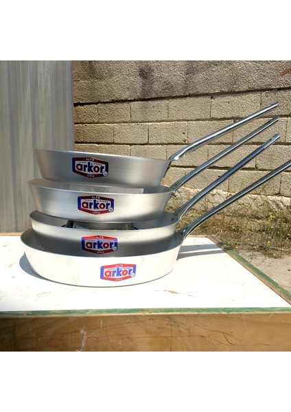 Demir Saplı Tava No:32